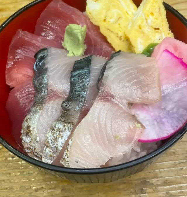 ランチ2食丼　900円